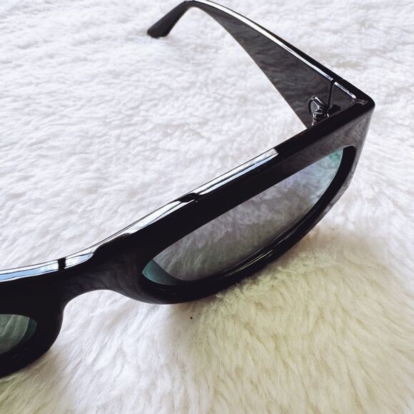 Faye Mirrored Purple with Black Rim Sunglasses - Picture 8 of 16